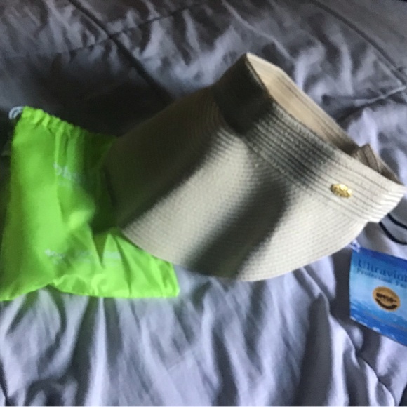 Oh Sunny beige visor hat with carrying bag NWT - Picture 5 of 7
